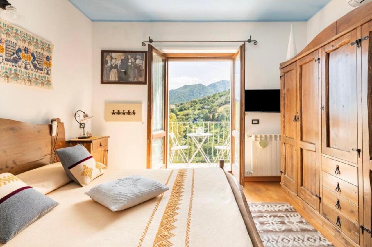 B&B Su Biancu - Sardinian Experience Urzulei Esterno foto